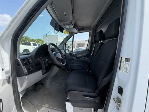 Used 2015 Mercedes-Benz Sprinter 2500 image 9