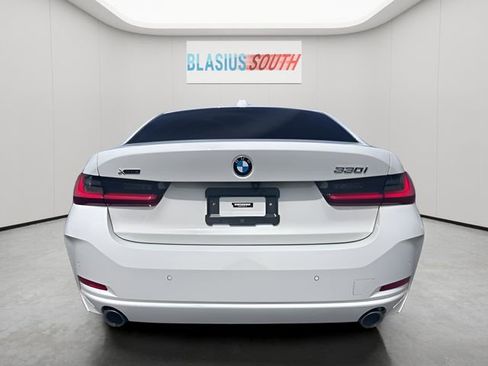 Used 2023 BMW 330i xDrive Sedan w/ Driving Assistance Package AWD/4WD image 4