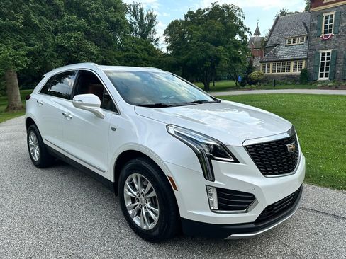 Used 2020 Cadillac XT5 Premium Luxury AWD/4WD image 2