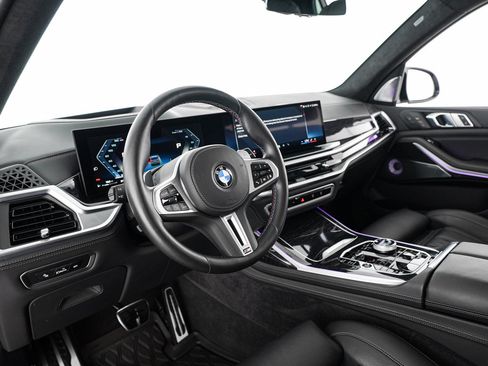 Used 2025 BMW X7 M60i AWD/4WD image 19