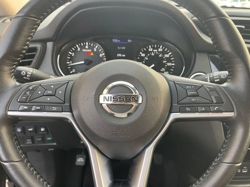 Used 2020 Nissan Rogue SV AWD/4WD image 16