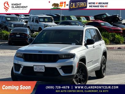 Used 2025 Jeep Grand Cherokee Altitude