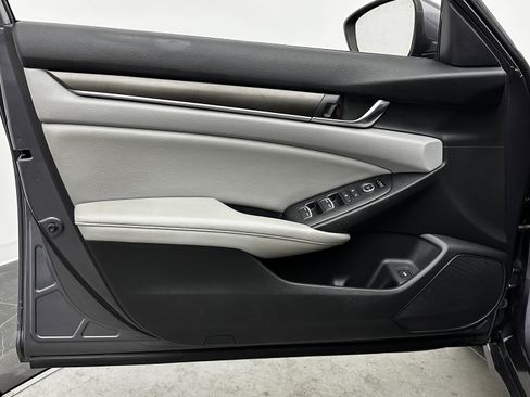 Used 2019 Honda Accord LX image 10