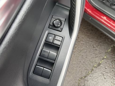 Used 2019 Toyota RAV4 Limited image 14