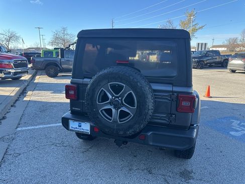 Used 2018 Jeep Wrangler Unlimited Sport S image 23