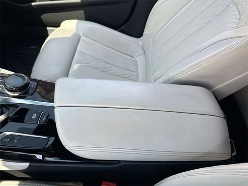 Used 2020 BMW M550i xDrive image 21