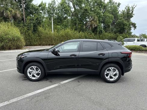 Used 2026 Chevrolet Trax LS w/ LS Convenience Package FWD image 6
