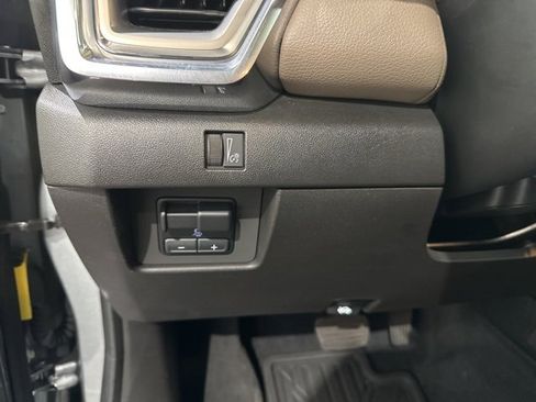 Certified 2023 GMC Canyon Denali image 15