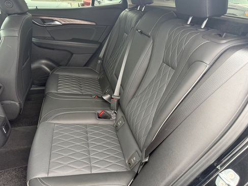 Used 2023 Buick Envision Avenir AWD/4WD image 25