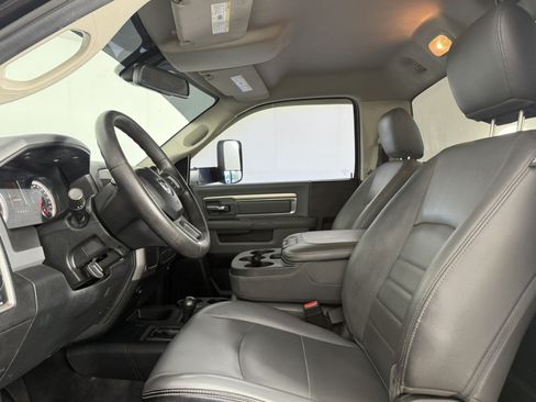Used 2017 RAM 3500 Tradesman w/ Chrome Appearance Group AWD/4WD image 13