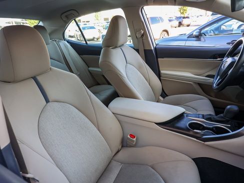 Used 2022 Toyota Camry LE image 20