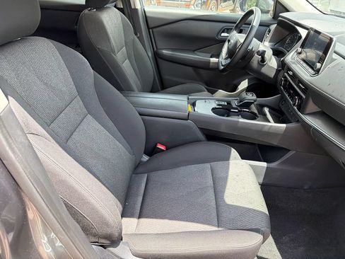 Used 2025 Nissan Rogue SV FWD image 13