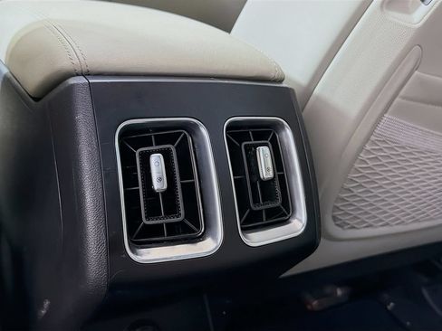 Used 2025 Kia Sorento S w/ Panoramic Sunroof Package FWD image 28