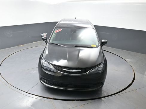 Used 2023 Chrysler Voyager LX FWD image 43