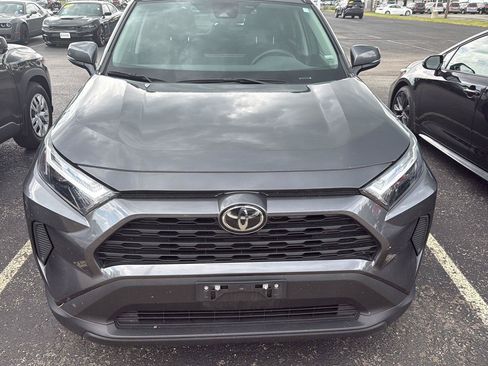 Used 2025 Toyota RAV4 XLE AWD/4WD image 2