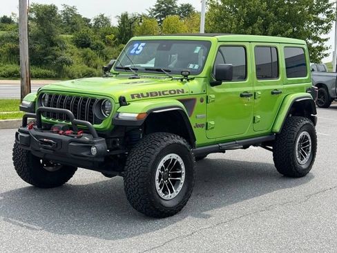 Used 2025 Jeep Wrangler Unlimited Rubicon AWD/4WD image 9