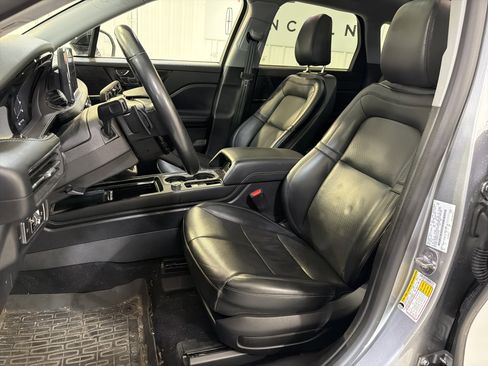 Used 2022 Lincoln Corsair AWD w/ Premium Package image 11