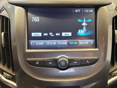 Used 2017 Chevrolet Cruze LT FWD image 25