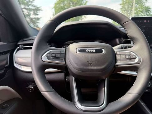 Certified 2025 Jeep Compass Limited AWD/4WD image 21