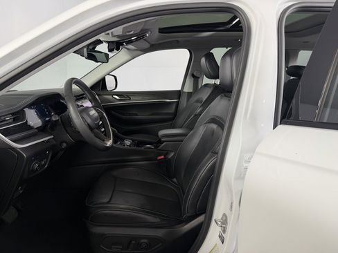 Used 2022 Jeep Grand Cherokee Limited 4xe w/ Luxury Tech Group II image 20