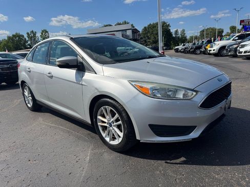Used 2015 Ford Focus SE FWD image 7
