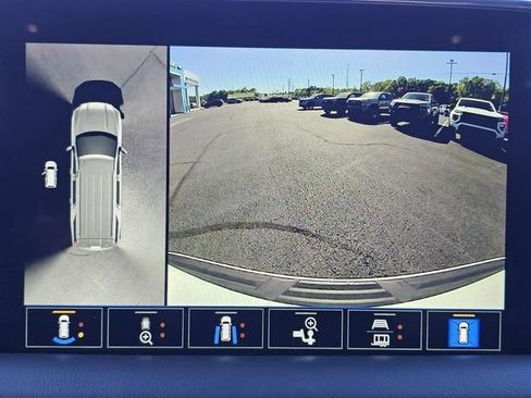 Used 2023 GMC Yukon XL AT4 w/ AT4 Premium Plus Package AWD/4WD image 33