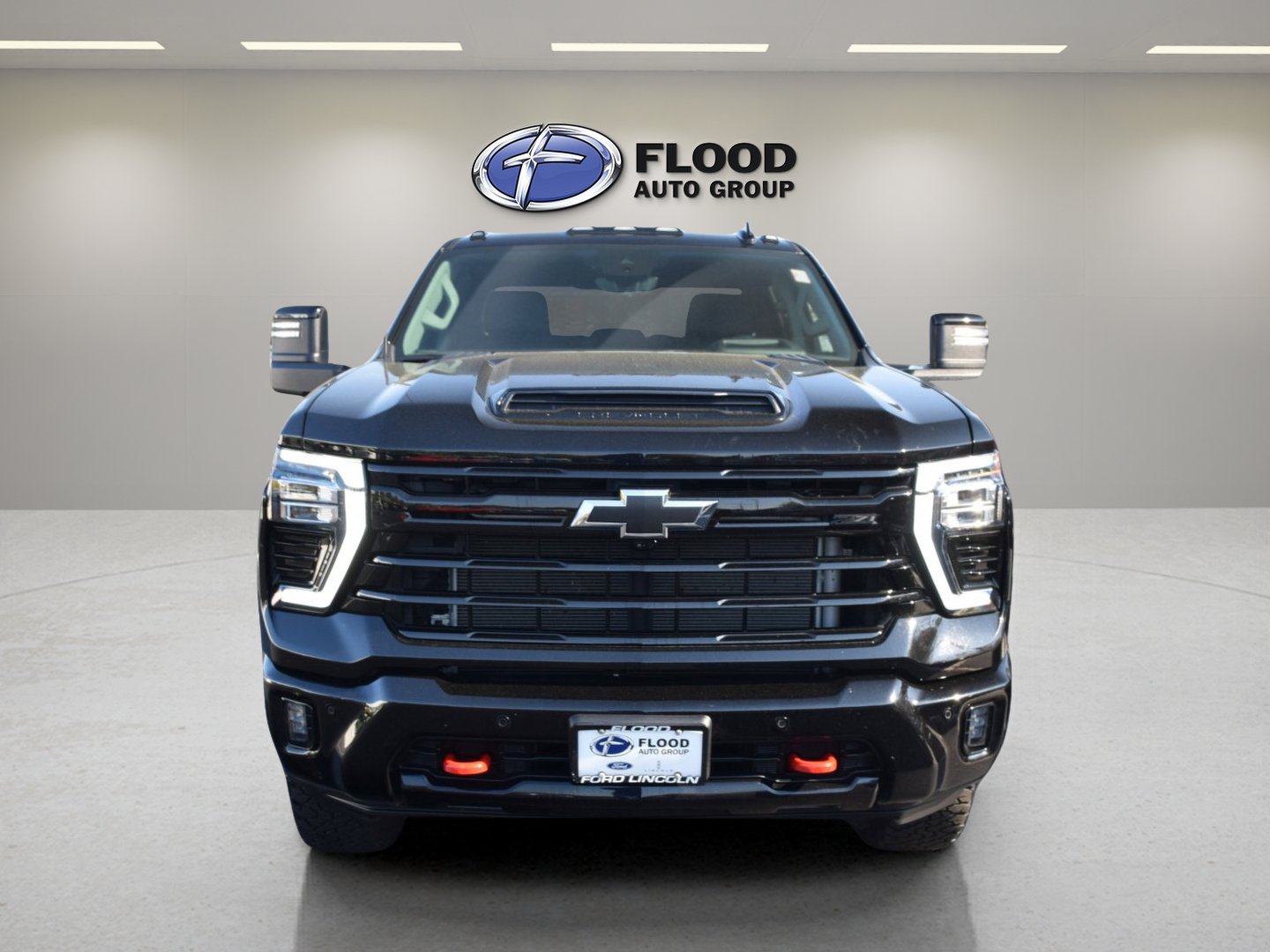 Used 2025 Chevrolet Silverado 2500 LTZ w/ LTZ Plus Package AWD/4WD image 2
