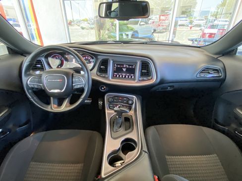 Used 2019 Dodge Challenger R/T w/ Driver Convenience Group RWD image 20