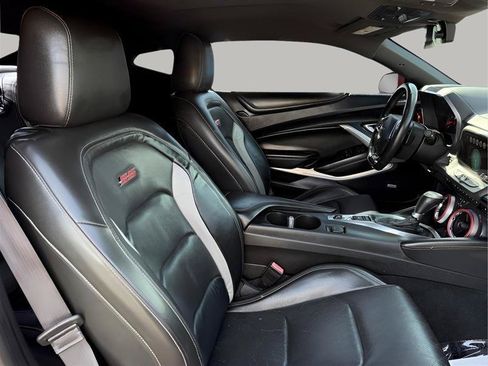 Used 2016 Chevrolet Camaro SS RWD image 27
