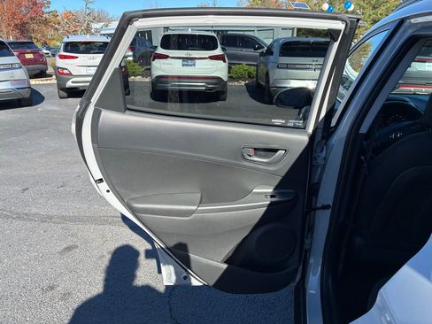 Used 2023 Hyundai Kona SEL w/ Cargo Package image 44