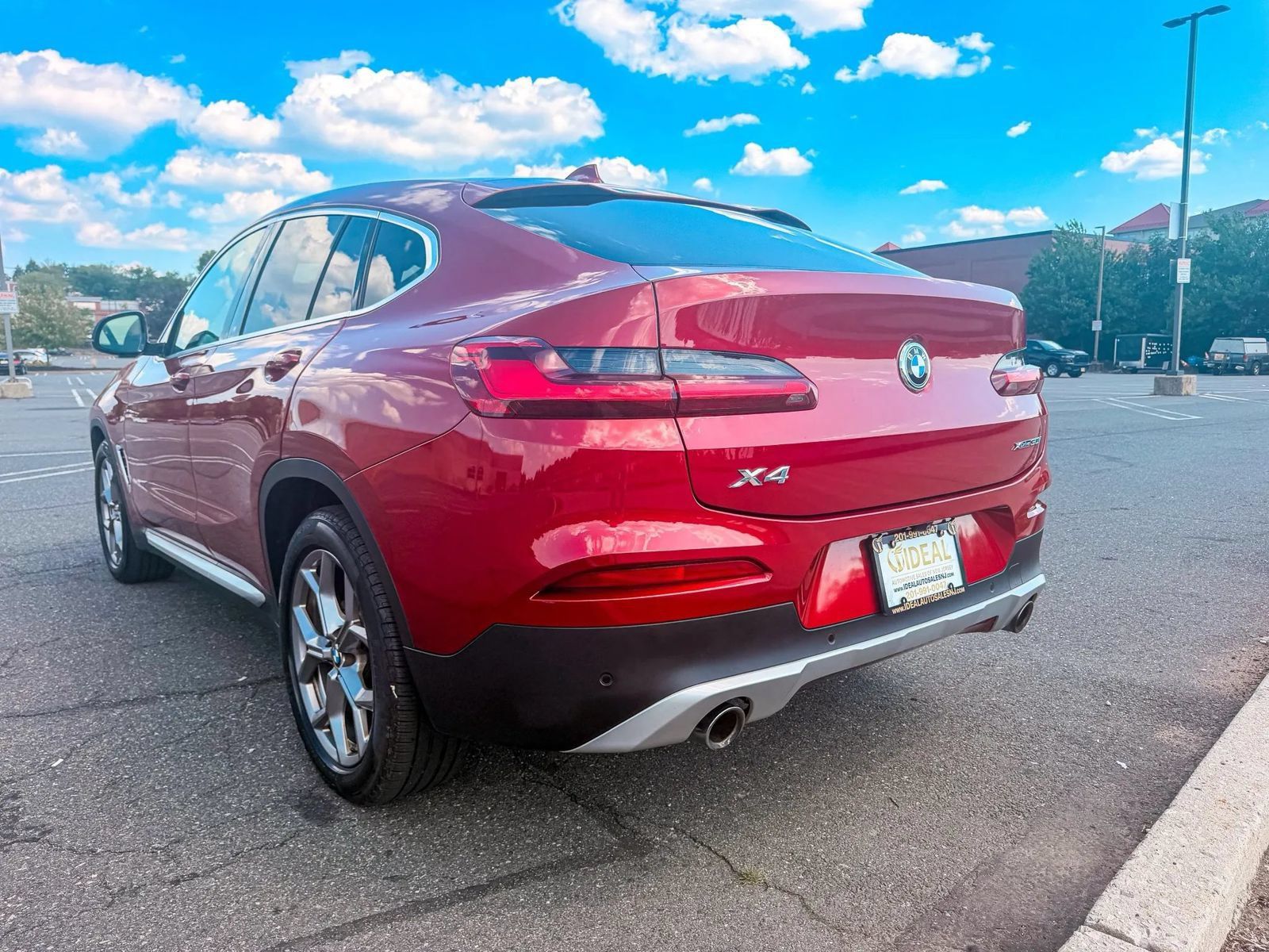 Used 2021 BMW X4 xDrive30i w/ Premium Package AWD/4WD image 3