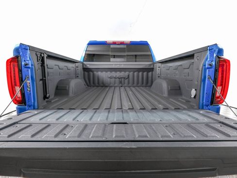 Used 2024 GMC Sierra 1500 AT4 w/ Technology Package image 8