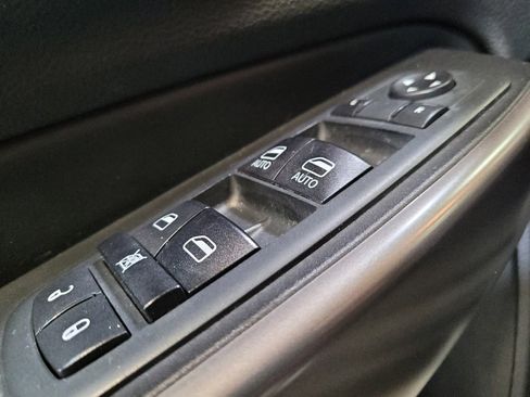 Used 2020 Jeep Cherokee Latitude Plus FWD image 27