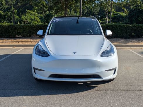 Used 2023 Tesla Model Y Long Range AWD/4WD image 9
