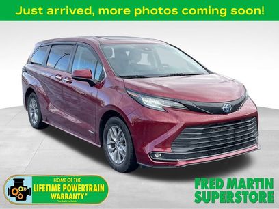 Used 2021 Toyota Sienna XLE