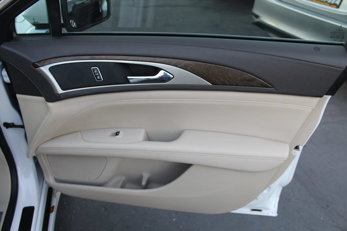Used 2017 Lincoln MKZ Reserve w/ Technology Package FWD image 21