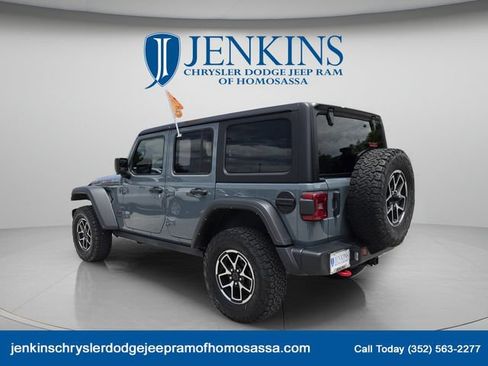 Used 2024 Jeep Wrangler Unlimited Rubicon AWD/4WD image 7