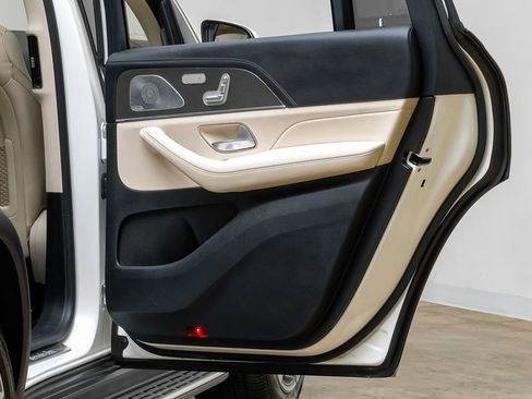 Used 2021 Mercedes-Benz GLS 450 4MATIC image 45