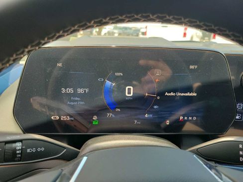 New 2025 Chevrolet Equinox EV LT w/ Convenience Package II FWD image 26