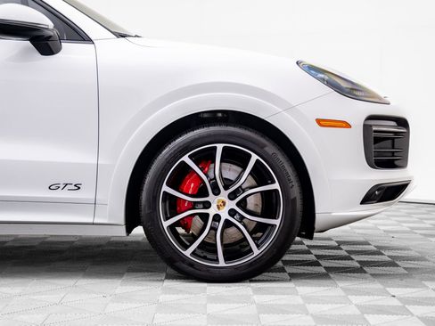 Used 2023 Porsche Cayenne GTS image 32