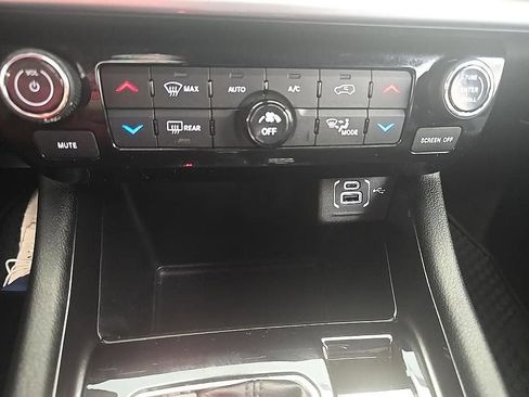 Used 2023 Jeep Compass Latitude w/ Convenience Group AWD/4WD image 22