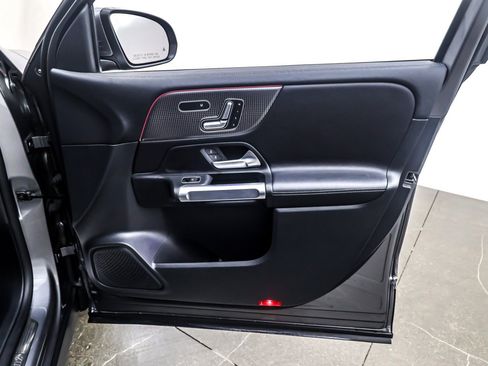 Used 2023 Mercedes-Benz GLB 250 GLB 250 SUV image 24