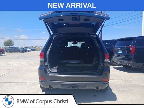 Used 2018 Jeep Grand Cherokee Trailhawk AWD/4WD image 9