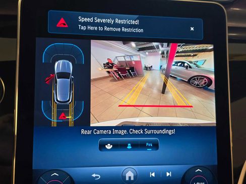 Used 2025 Mercedes-Benz GLC 300 image 29