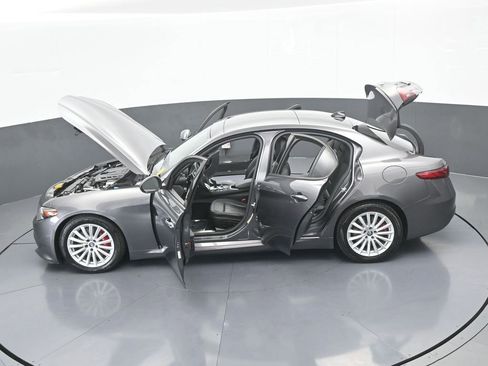 Used 2023 Alfa Romeo Giulia Sprint image 57