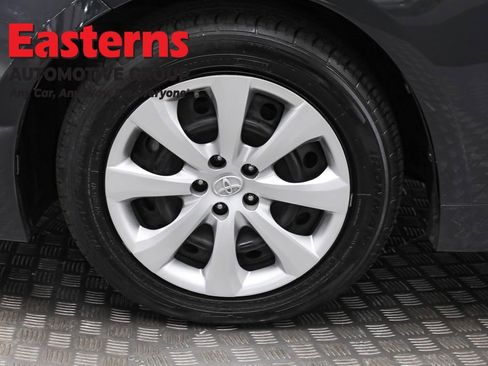 Used 2023 Toyota Corolla LE w/ Carpet Mat Package (TMS) FWD image 32