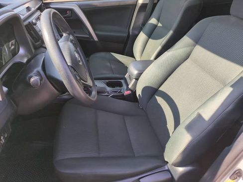 Used 2018 Toyota RAV4 LE FWD image 14