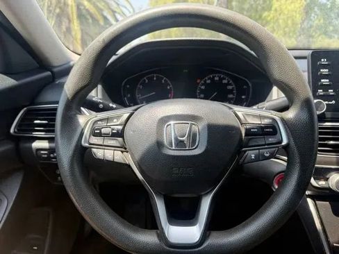 Used 2018 Honda Accord LX image 19
