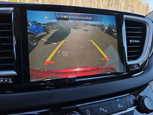 Used 2021 Chrysler Pacifica Touring-L image 29