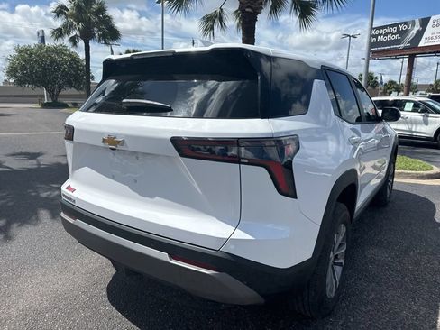 Used 2026 Chevrolet Equinox LT w/ LPO, Floor Liner Package FWD image 5